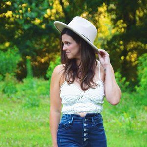 Ivory Wide Brim Structured Fedora Hat Black Belt